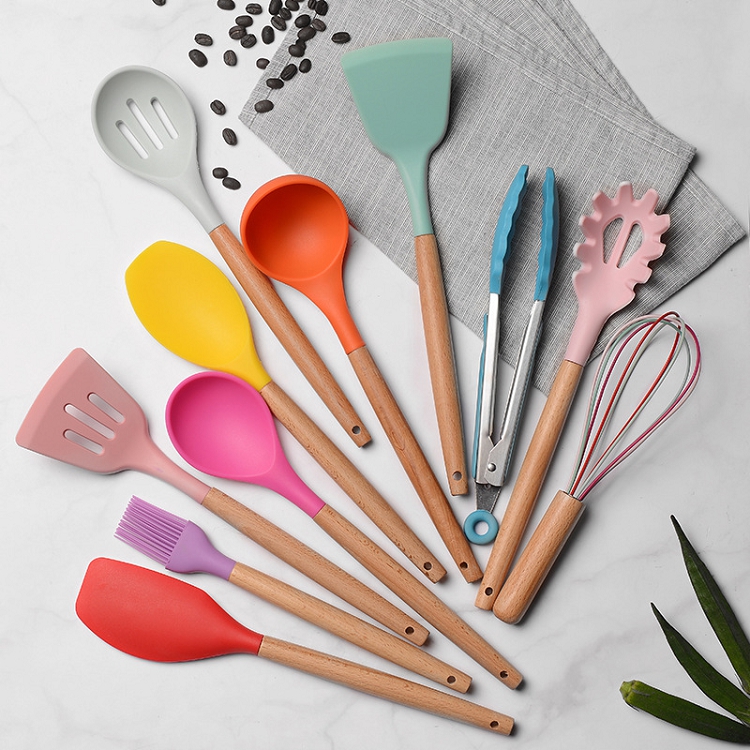 Ins Style pink color 12 piece wooden handle silicone kitchen utensils set with holder